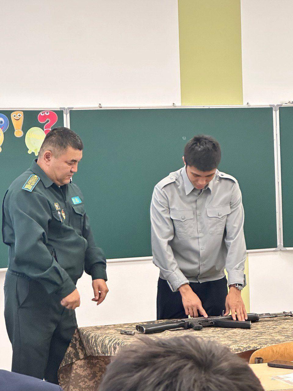 Калашников автоматын жартылай бөлшектеп жинау