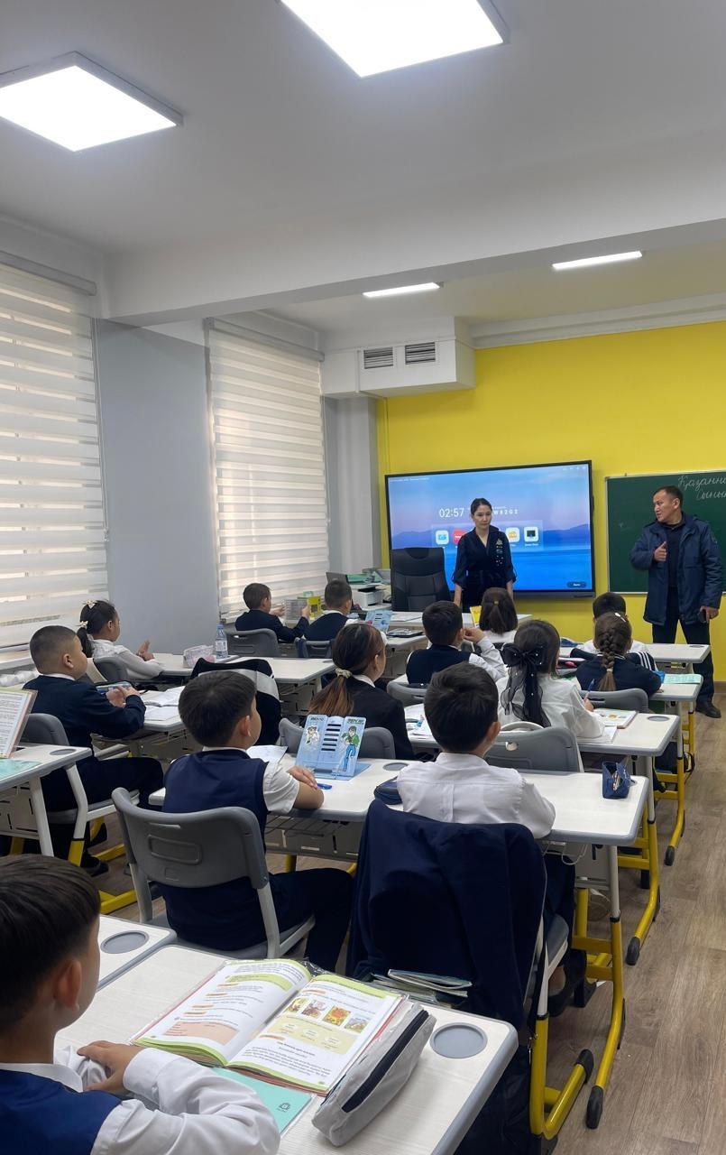 Түнгі қаладағы балалар