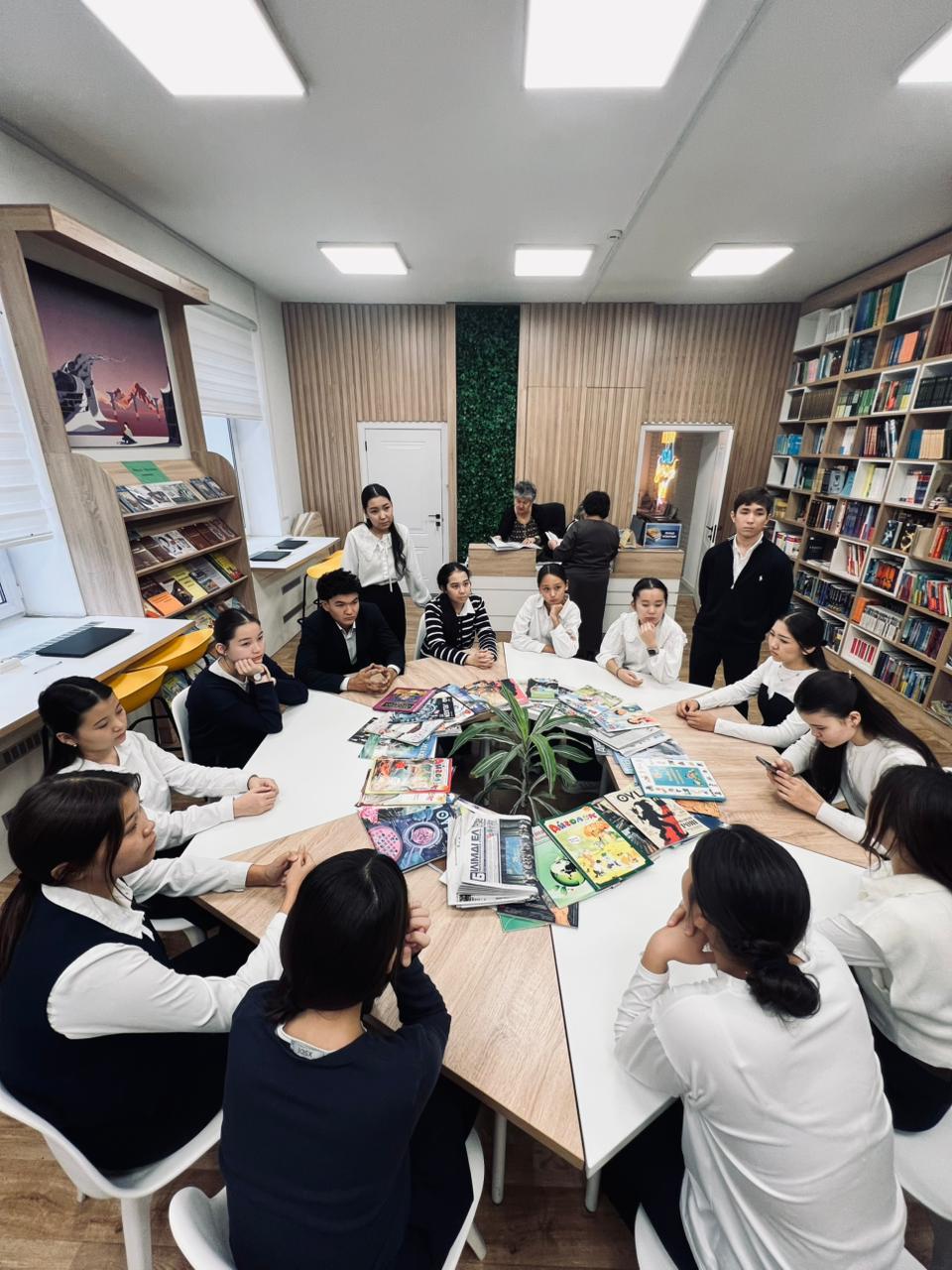 "Интернетті білім алуда пайдалану: пайдасы мен қауіпі" тақырыбында пікірсайыс өтті