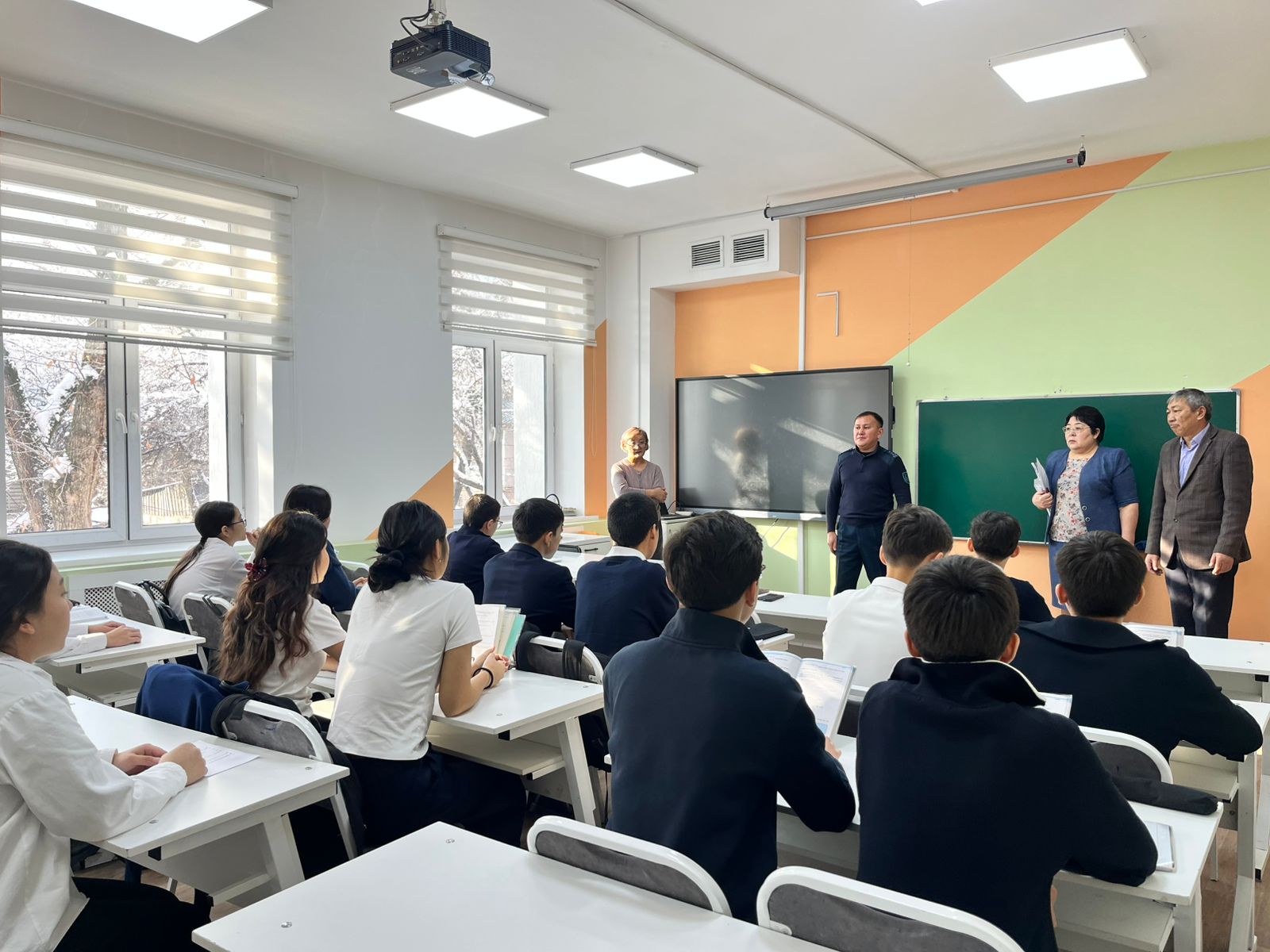 Қыс мезгіліндегі қауіпсіздік ережелері бойынша түсіндірме жұмысы